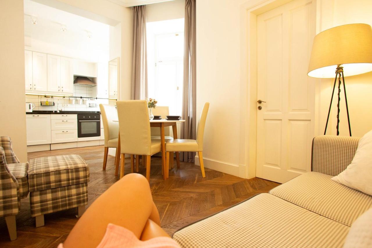 City Center - Golden Apartments - Dobr11A ワルシャワ エクステリア 写真
